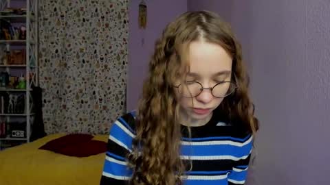 Leslie online show from November 24, 7:24 pm