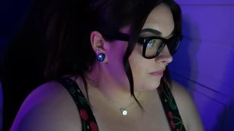 Your Lexi rose  online show from February 7, 5:11 am