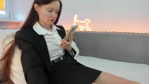 Snapshot of your_librarian chatting on February 3, 9:14 am Your Librarian online show from February 3, 9:14 am