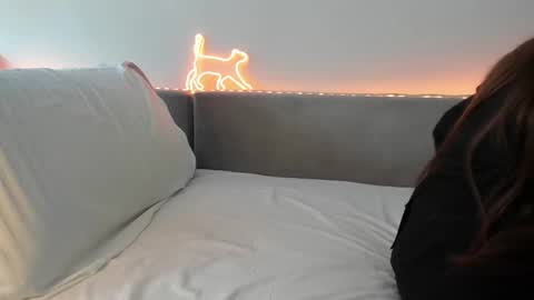 Snapshot of your_librarian chatting on February 5, 9:14 am Your Librarian online show from February 5, 9:14 am