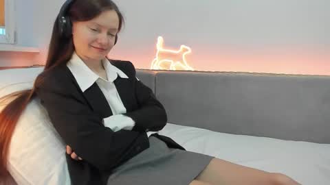 Snapshot of your_librarian chatting on February 10, 2:54 pm Your Librarian online show from February 10, 2:54 pm