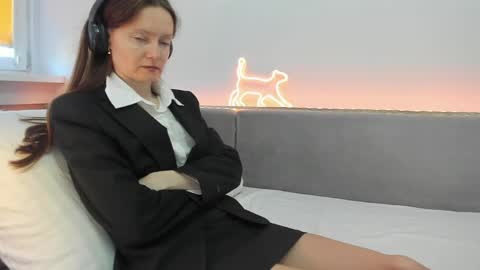 Snapshot of your_librarian chatting on March 6, 8:22 am Your Librarian online show from March 6, 8:22 am