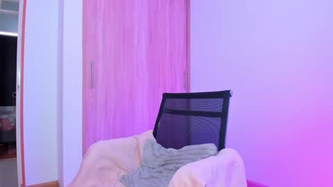 your_little_ online show from January 8, 4:54 pm