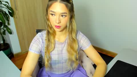 your_little_ online show from February 25, 11:19 am