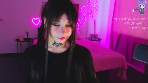 Snapshot of your_little_eva chatting on February 16, 8:10 am Eva online show from February 16, 8:10 am