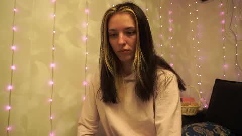 Meri  online show from April 7, 8:31 pm