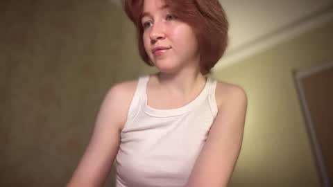 Snapshot of your_moonlight_ chatting on May 16, 8:11 am Mia online show from May 16, 8:11 am