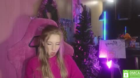 Alice  online show from December 5, 10:33 am