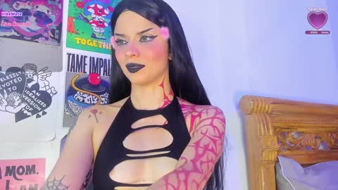 Snapshot of your_rosenrot chatting on January 17, 1:47 am Daniela Help me reach 100 likes online show from January 17, 1:47 am