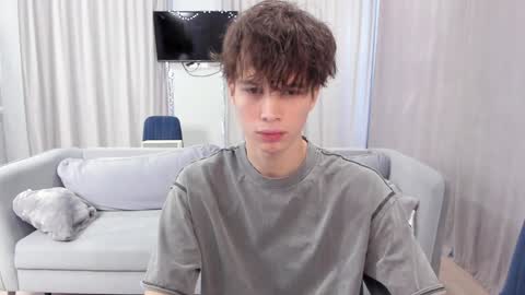 your_shy_guy online show from January 12, 9:30 am