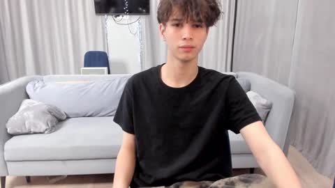 your_shy_guy online show from January 19, 8:41 pm