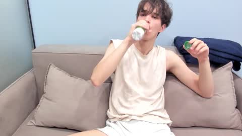 your_shy_guy online show from September 9, 6:29 pm