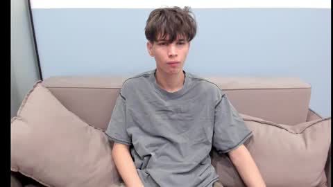 your_shy_guy online show from October 13, 2:33 am