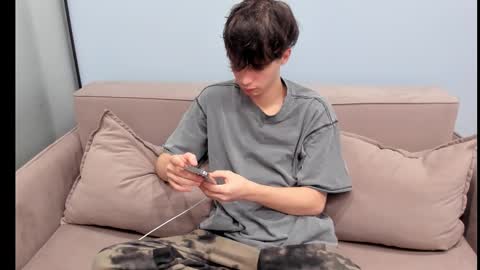 your_shy_guy online show from October 17, 1:20 am