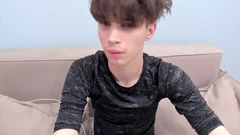 your_shy_guy online show from February 1, 8:13 am