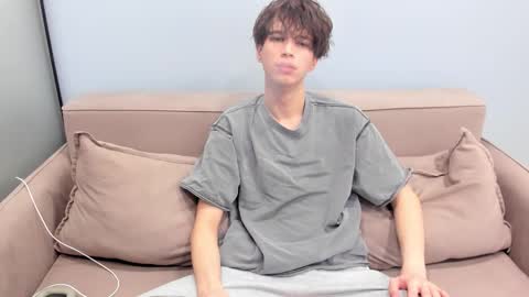 your_shy_guy online show from February 17, 6:36 pm