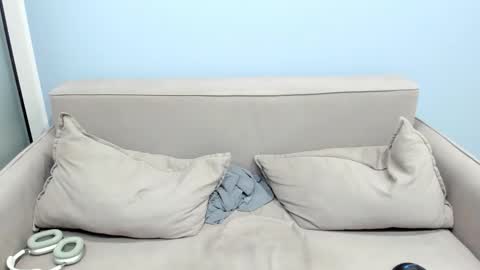 your_shy_guy online show from February 19, 8:27 pm