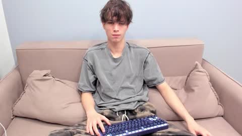 your_shy_guy online show from February 21, 9:27 pm