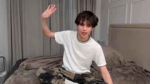 your_shy_guy online show from March 2, 7:21 pm