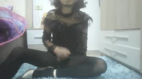 Snapshot of your_sissy_slut24 chatting on April 1, 8:37 am your_sissy_slut24 online show from April 1, 8:37 am