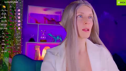 your_spring online show from November 17, 11:32 pm