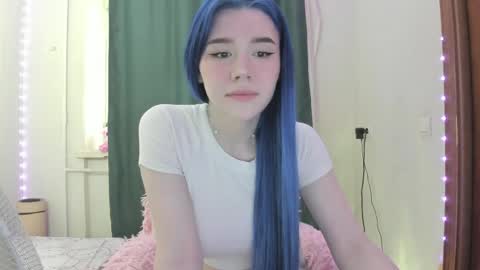 Snapshot of your_tender_doll chatting on June 4, 3:18 pm Alice online show from June 4, 3:18 pm