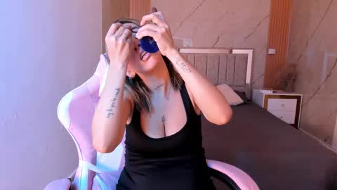 Snapshot of your_whore_salome chatting on February 21, 6:53 pm Salome online show from February 21, 6:53 pm