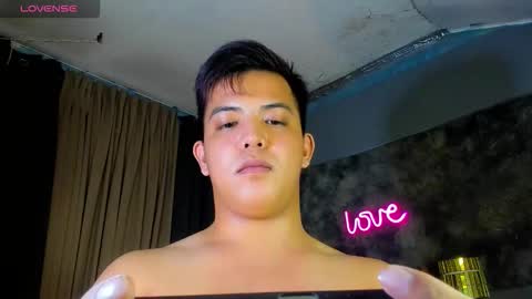 Snapshot of yourasian_bradley chatting on February 3, 6:40 am yourasian_bradley online show from February 3, 6:40 am