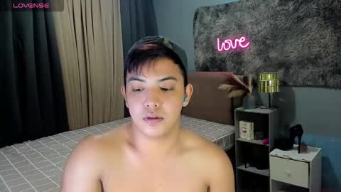 Snapshot of yourasian_bradley chatting on February 13, 5:03 am yourasian_bradley online show from February 13, 5:03 am