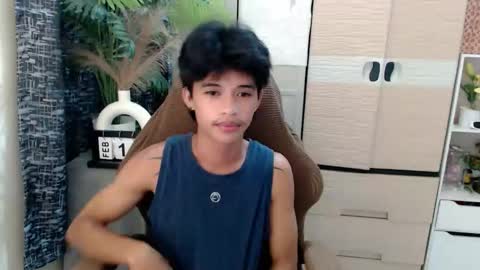 Snapshot of yourasian_eric chatting on February 15, 4:25 pm yourasian_eric online show from February 15, 4:25 pm