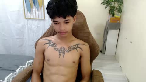 yourasian_eric online show from May 24, 3:22 am