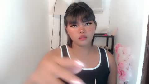 Snapshot of yourasian_kendal chatting on July 6, 5:04 am Kendal online show from July 6, 5:04 am