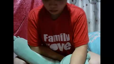 Snapshot of yourasian_lover29 chatting on December 15, 1:04 pm yourasian_lover29 online show from December 15, 1:04 pm