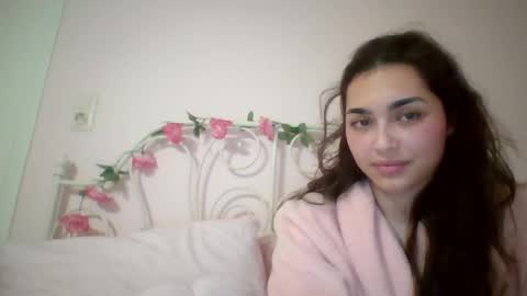 yourbella37 online show from May 6, 7:52 pm