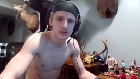 Snapshot of yourbitch1762 chatting on February 20, 9:00 am yourbitch1762 online show from February 20, 9:00 am