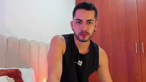 Snapshot of yourboynextdoor1 chatting on December 4, 10:13 am YOURBOYNEXTDOOR online show from December 4, 10:13 am