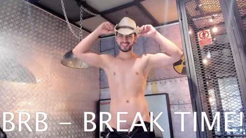 Snapshot of yourboynextdoor1 chatting on December 6, 11:33 am YOURBOYNEXTDOOR online show from December 6, 11:33 am