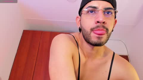 Snapshot of yourboynextdoor1 chatting on December 13, 11:45 am YOURBOYNEXTDOOR online show from December 13, 11:45 am