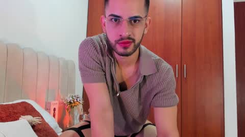 Snapshot of yourboynextdoor1 chatting on December 31, 10:15 am YOURBOYNEXTDOOR online show from December 31, 10:15 am