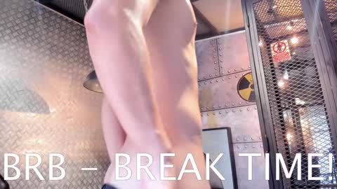 Snapshot of yourboynextdoor1 chatting on January 5, 7:28 pm YOURBOYNEXTDOOR online show from January 5, 7:28 pm