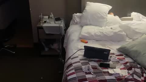 yourbroboytoy online show from January 14, 2:40 am