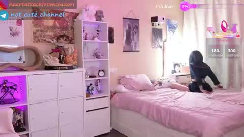 Snapshot of yourcutewaifu chatting on July 10, 5:45 am Lina Fansly online show from July 10, 5:45 am