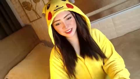 JEN  online show from November 20, 10:48 am