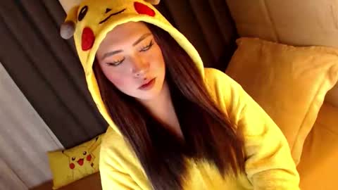 JEN  online show from March 24, 11:48 am