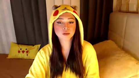 JEN  online show from April 2, 12:14 pm