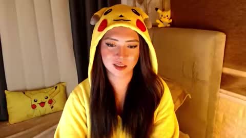 JEN  online show from April 9, 7:08 pm