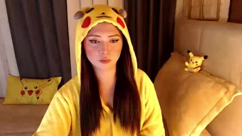 JEN  online show from April 15, 12:34 pm