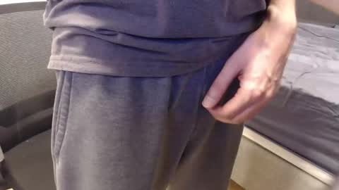 hornyedging online show from April 8, 10:43 pm