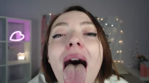 Snapshot of yourdreamcristal chatting on February 24, 10:48 am yourdreamcristal online show from February 24, 10:48 am