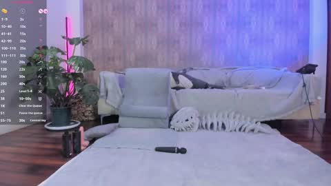 Mary online show from May 11, 10:32 am